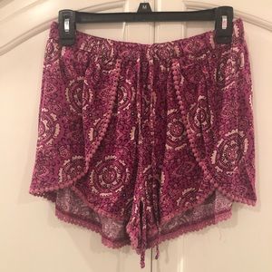 Hollister women’s flowy shorts